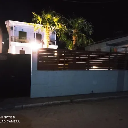 Athina 1st Floor Vilă Nea Kallikrateia